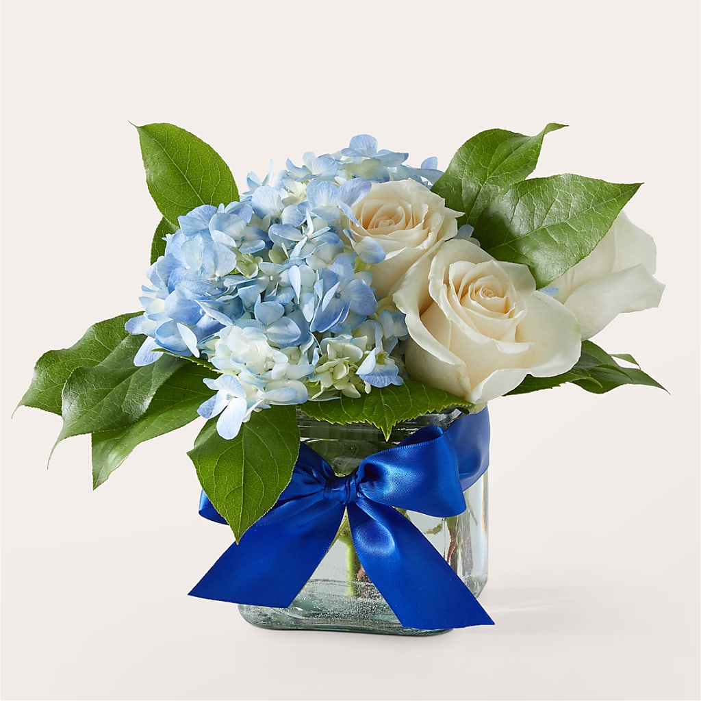 Sky Blue Delight Bouquet – Bella Fleur Sweets And Gifts Inc, Aurora IL