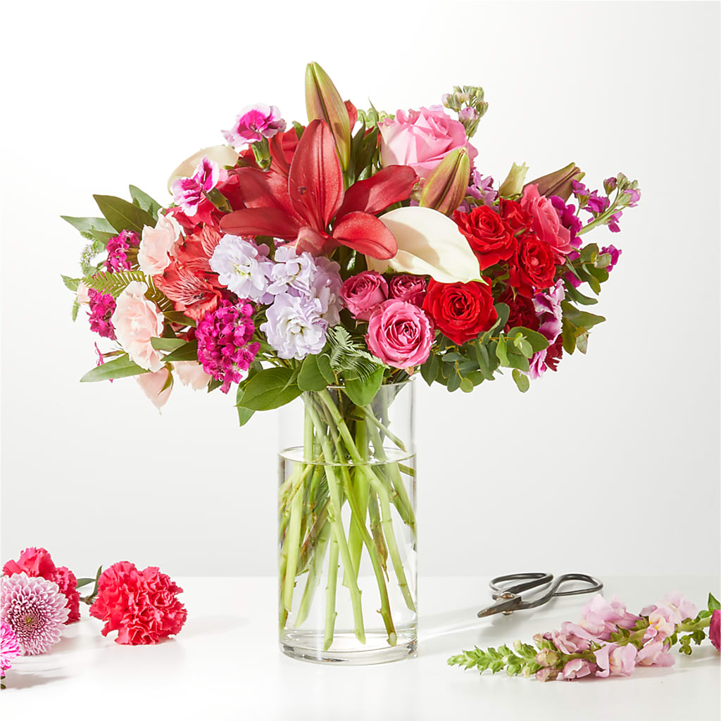 Swooning Over You - A Luxury Florist Original – Bella Fleur Sweets And Gifts Inc, Aurora IL