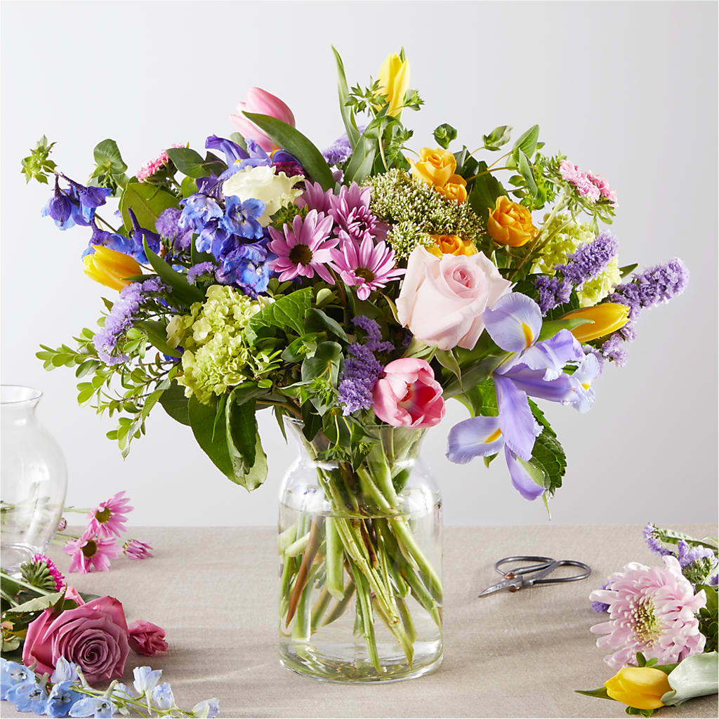 Pastel Tradition - A Florist Original – Bella Fleur Sweets And Gifts Inc, Aurora IL