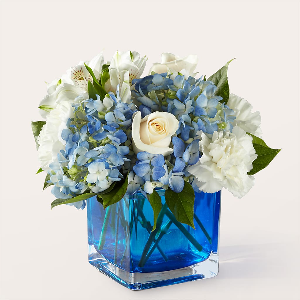 Soothing Waters Bouquet – Bella Fleur Sweets And Gifts Inc, Aurora IL
