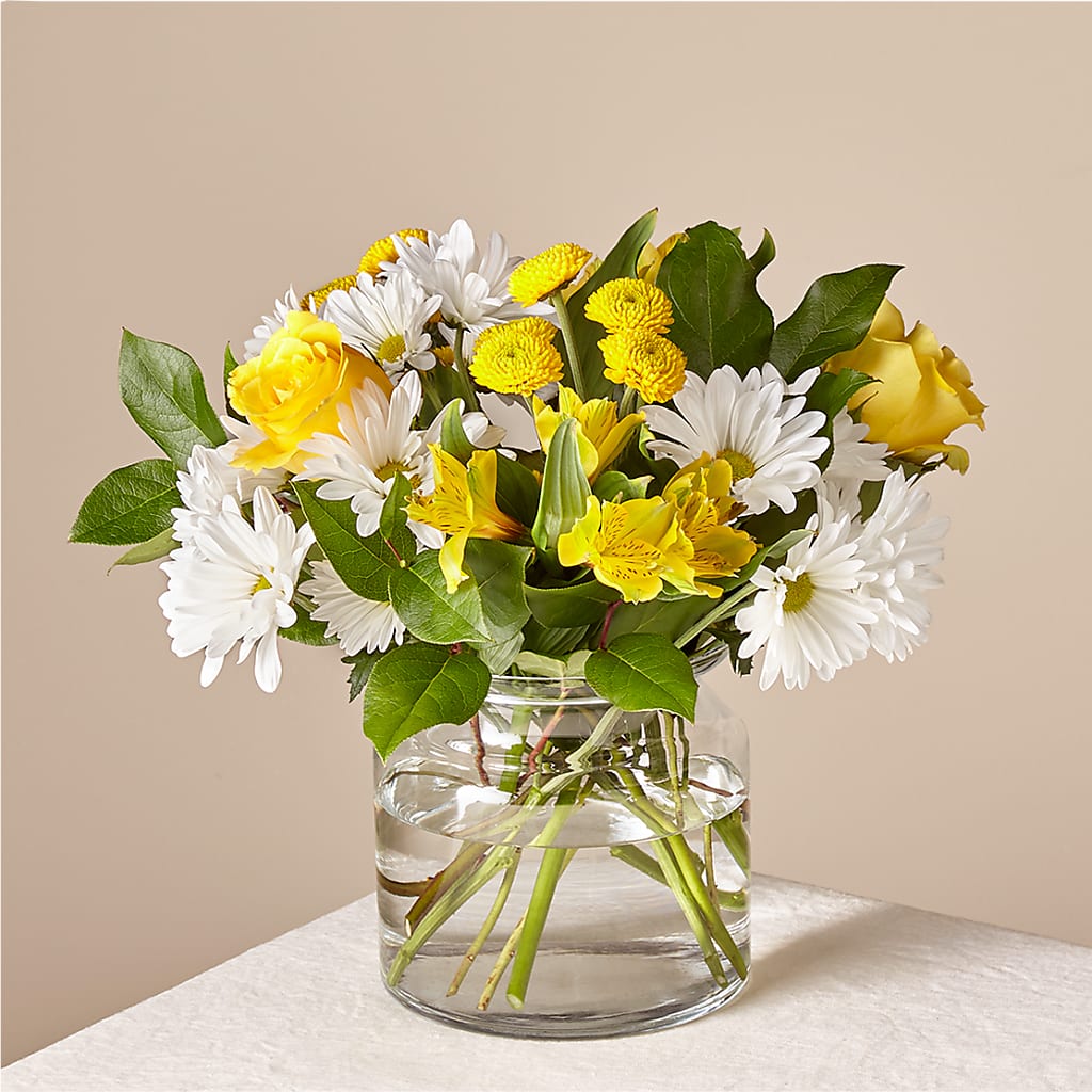Sunny Sentiments Bouquet – Bella Fleur Sweets And Gifts Inc, Aurora IL