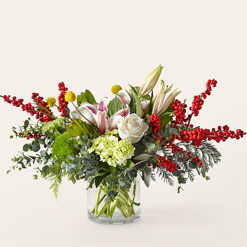 Berry & Bright Bouquet – Bella Fleur Sweets And Gifts Inc, Aurora IL