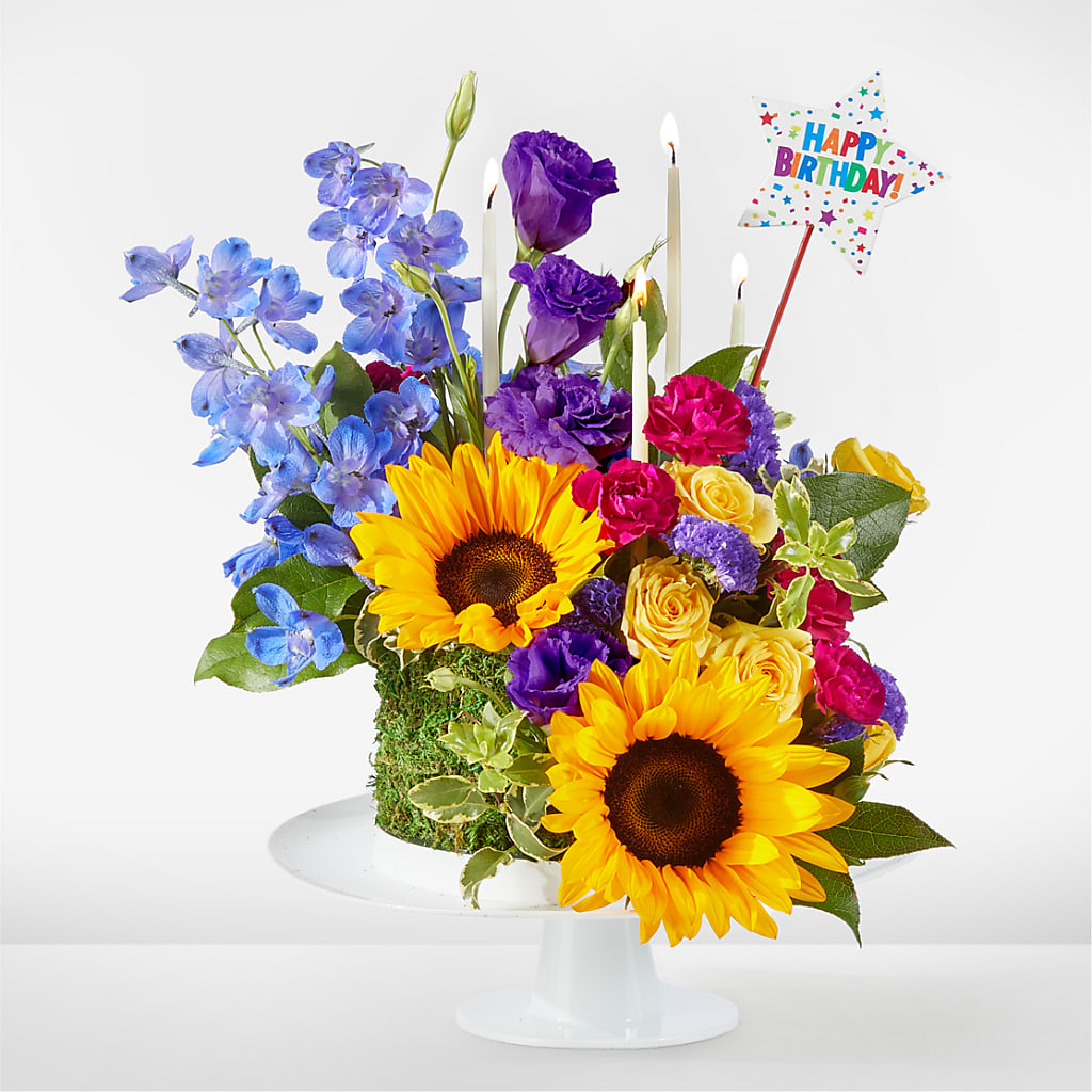 Star of the Day Floral Cake – Bella Fleur Sweets And Gifts Inc, Aurora IL