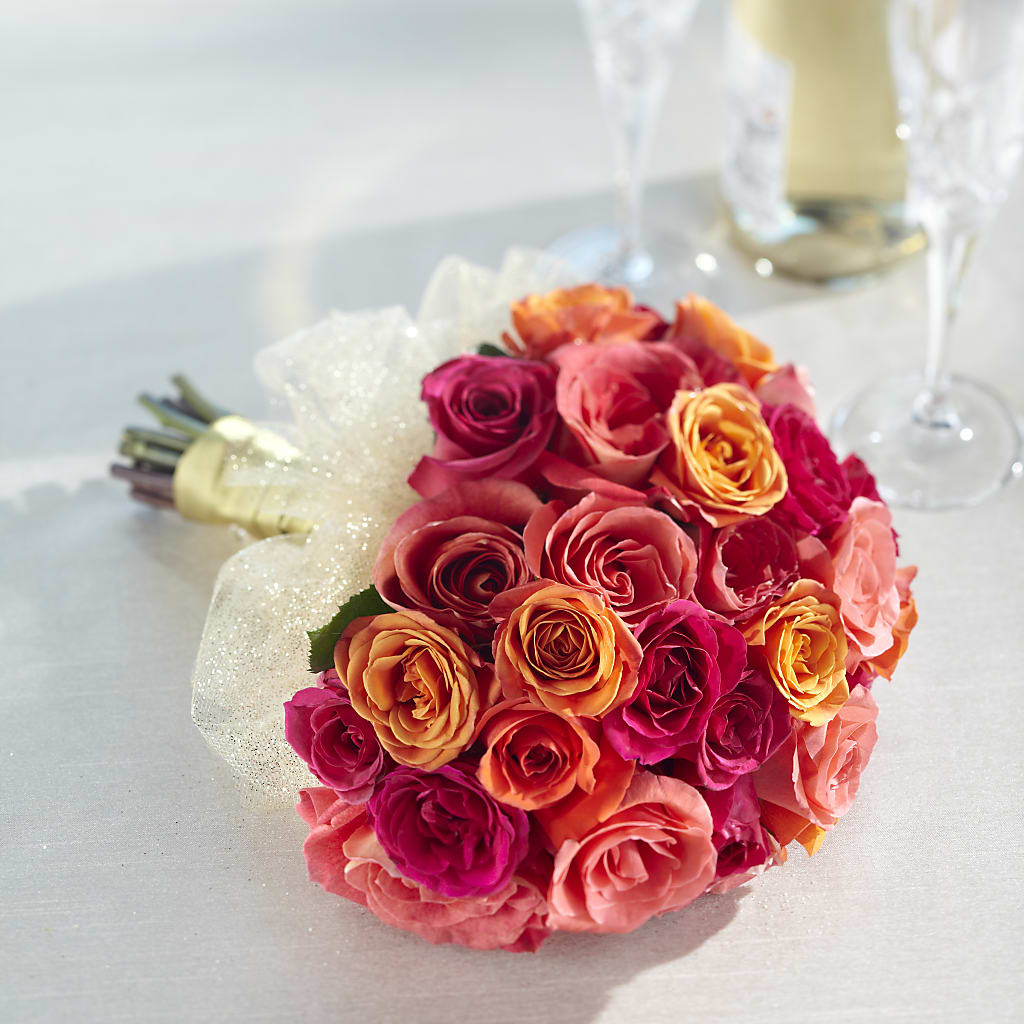 Sweet Roses Bouquet – Bella Fleur Sweets And Gifts Inc, Aurora IL