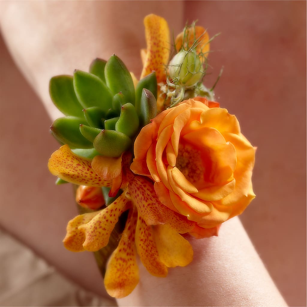 Irresistible Love Wrist Corsage – Bella Fleur Sweets And Gifts Inc, Aurora IL