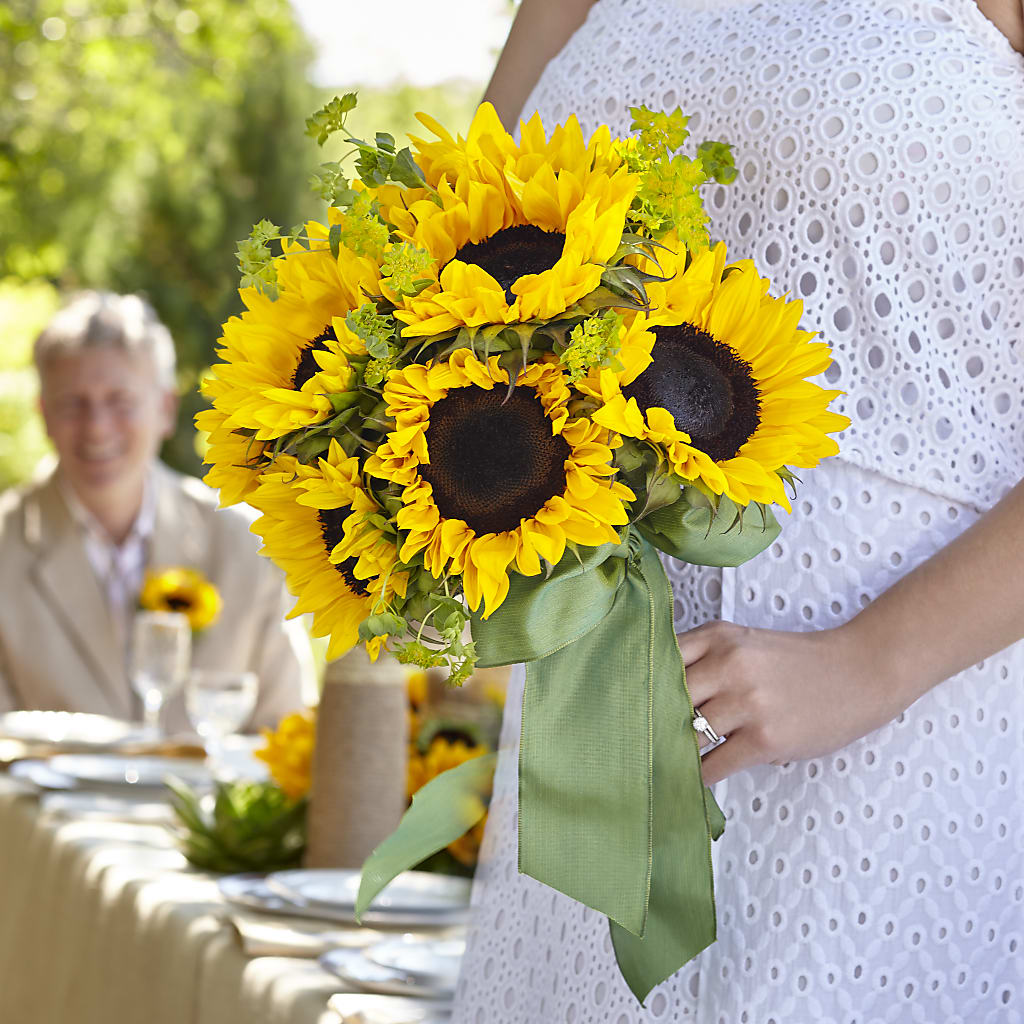 Free Spirit Bouquet – Bella Fleur Sweets And Gifts Inc, Aurora IL