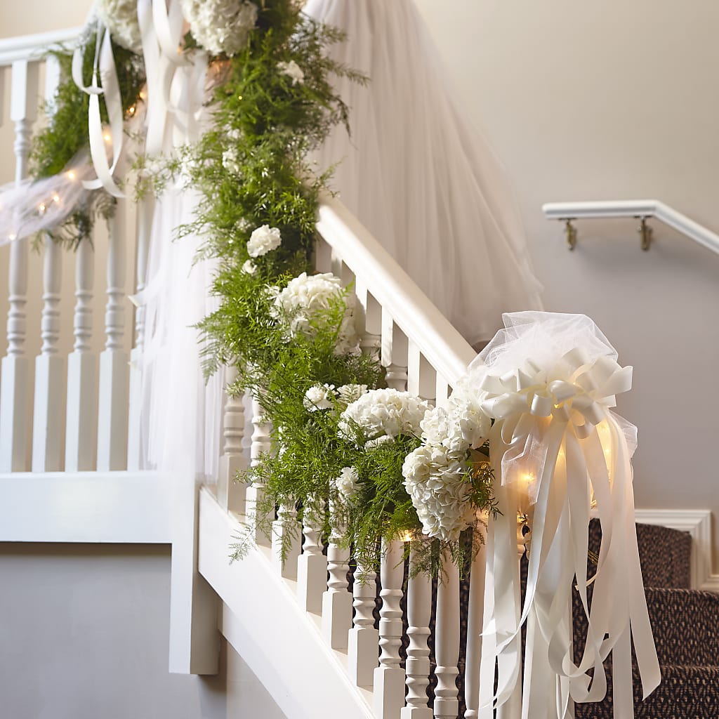 Champagne Dreams Garland – Bella Fleur Sweets And Gifts Inc, Aurora IL