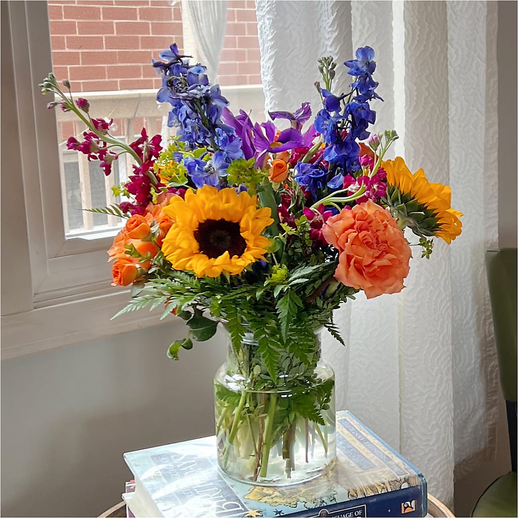 Rays of Life Bouquet –  Bella Fleur Sweets And Gifts Inc, Aurora IL