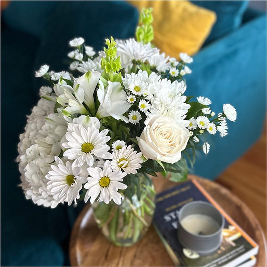 Classic Ivory – A Florist Original –  Bella Fleur Sweets And Gifts Inc, Aurora IL