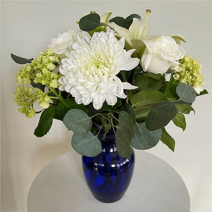 Snowy Dreams Bouquet –  Bella Fleur Sweets And Gifts Inc, Aurora IL