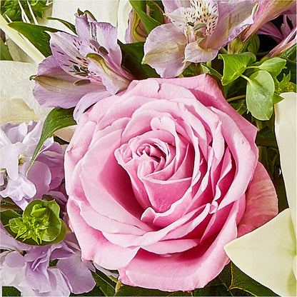 Daydreamer Bouquet –  Bella Fleur Sweets And Gifts Inc, Aurora IL