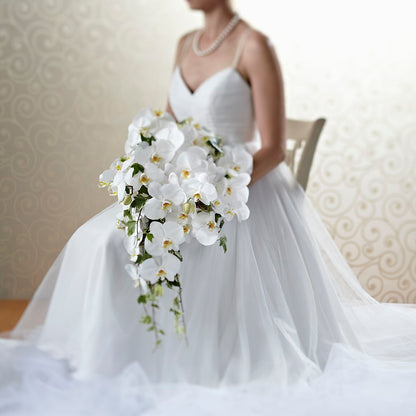 Classic White Bouquet –  Bella Fleur Sweets And Gifts Inc, Aurora IL