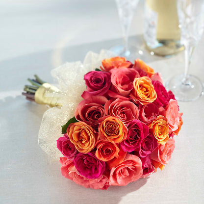 Sweet Roses Bouquet –  Bella Fleur Sweets And Gifts Inc, Aurora IL